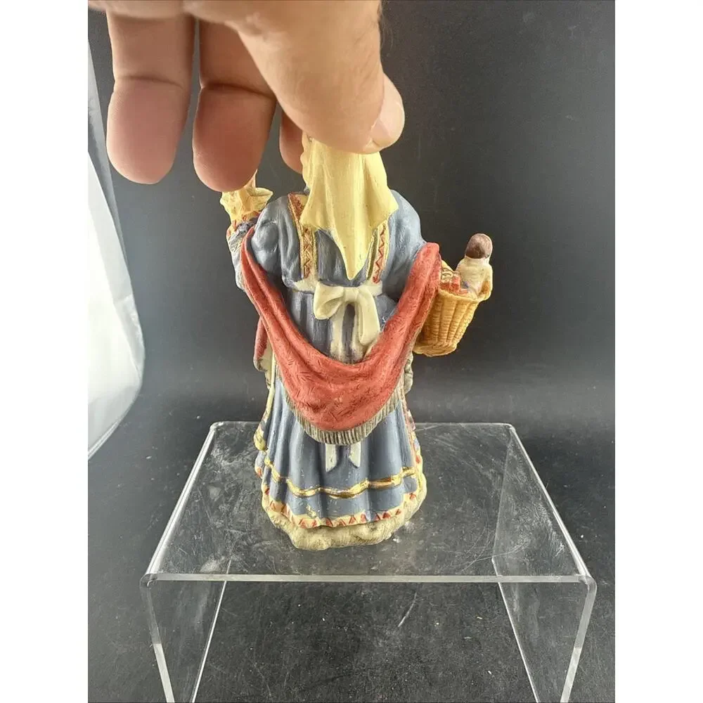 Vintage International Santa Collection Babouschka #SC03 Woman Figurine 1992